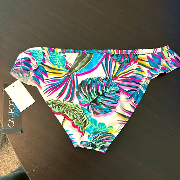 NWT 2 pice bikini set by California waves. Top bra size M and bottom icky size S - Picture 8 of 11